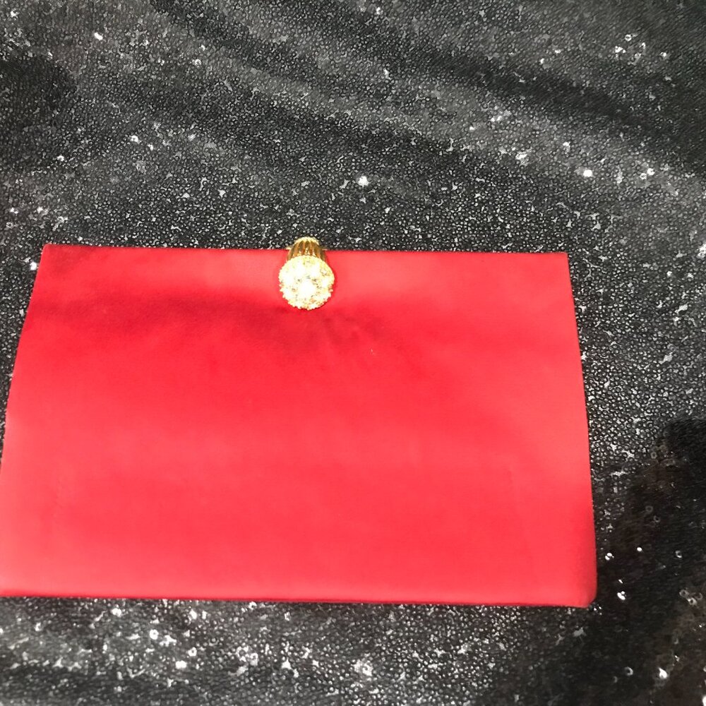 VINTAGE PRESTIGE RED CLUTCH (PREOWNED)